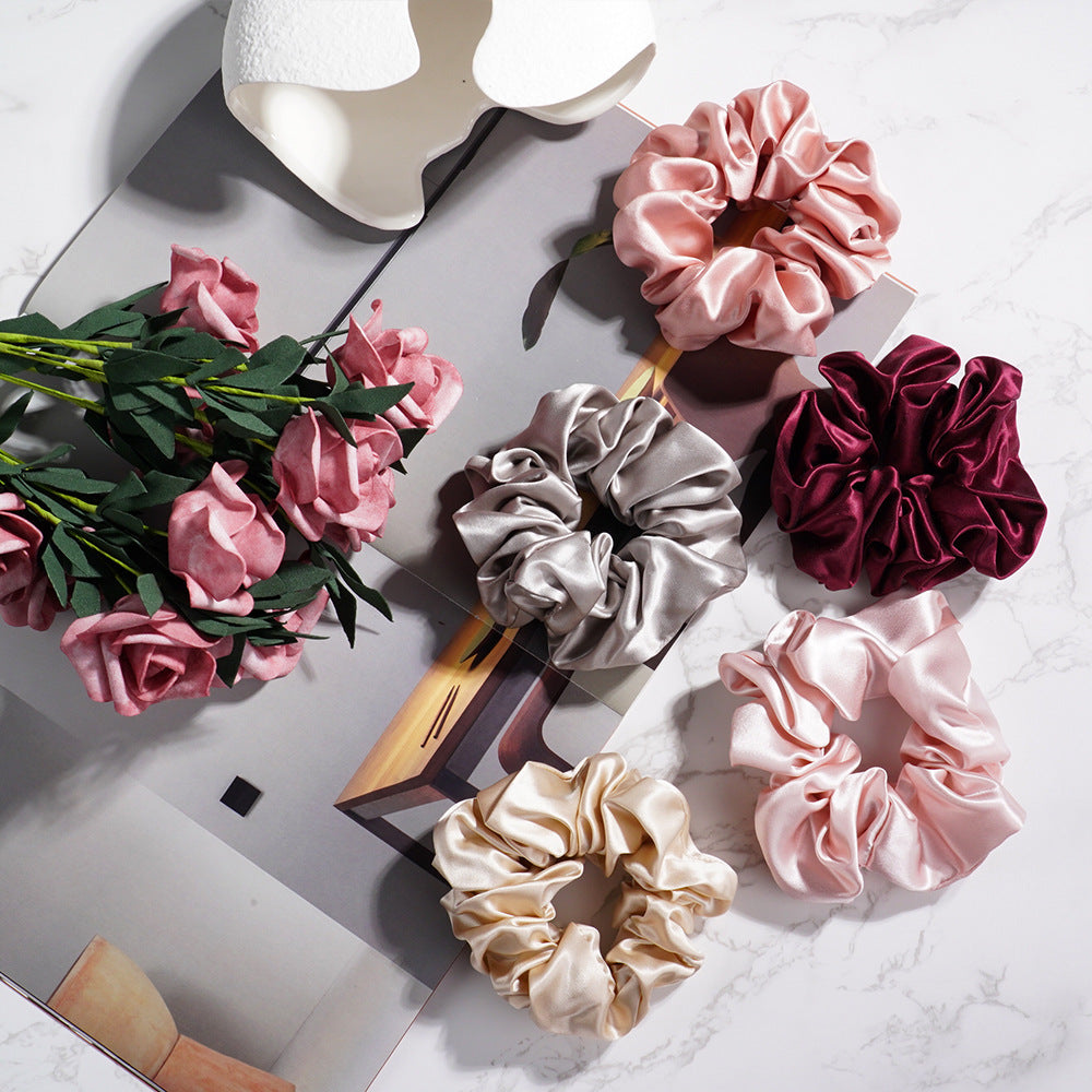 Pure Silk Scrunchie – No Breakage, No Frizz, Just Comfort