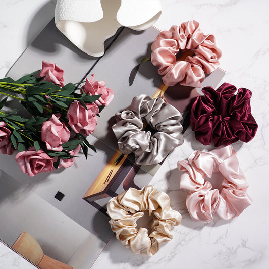 Pure Silk Scrunchie – No Breakage, No Frizz, Just Comfort